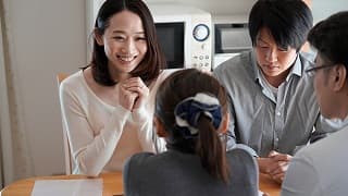 Japanese Wife Swap Movies – Witnessed The Shocking Image Of Wife And Friend Cheating From The Bedroom Window
